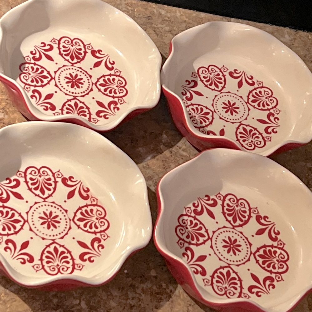 Mesa Stoneware Mini Pie Set